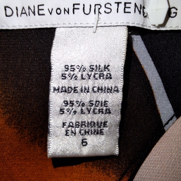 A rare Diane Von Furstenberg silk blend retro Midi dress in a size 6. - Picture 4 of 4